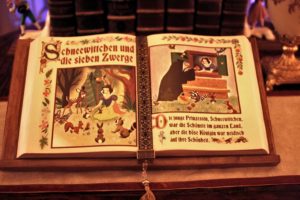 Snow White, Book, Disney, Magic Kingdom, Princess Fairytale Hall, Walt Disney World, Snow White, Scary